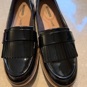 Black patent flats